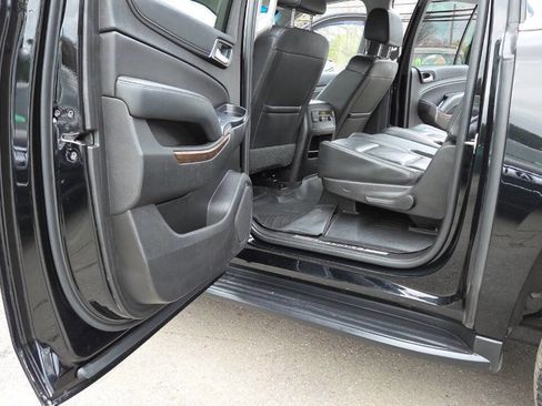 Used 2019 Chevrolet Suburban LT image 31