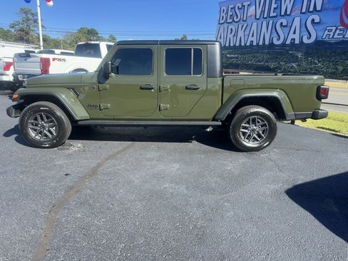 Used 2023 Jeep Gladiator Sport image 22