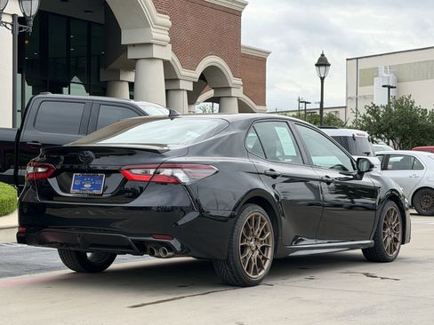 Used 2023 Toyota Camry SE FWD image 4