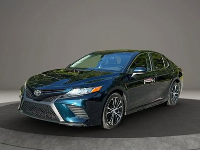 Used 2019 Toyota Camry SE w/ Phone Cable & Charge Package