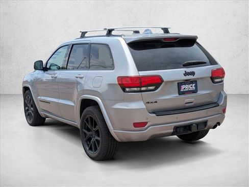 Used 2017 Jeep Grand Cherokee Altitude AWD/4WD image 7