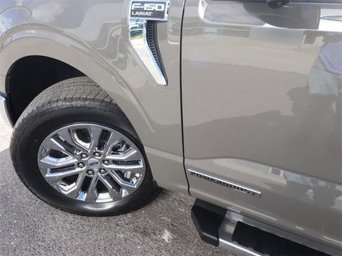 New 2025 Ford F150 Lariat w/ Equipment Group 502A High image 4