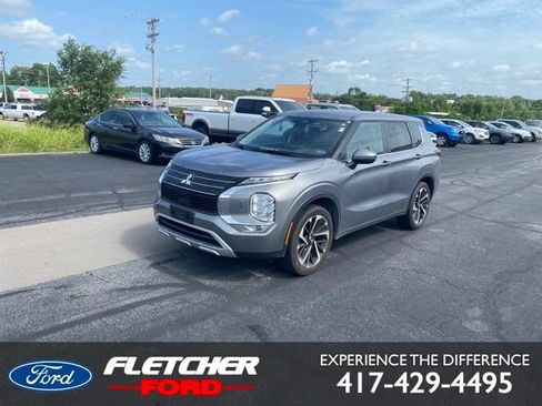 Used 2024 Mitsubishi Outlander AWD image 1