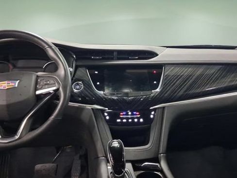 Used 2024 Cadillac XT6 Premium Luxury w/ LPO, Floor Liner Package AWD/4WD image 9