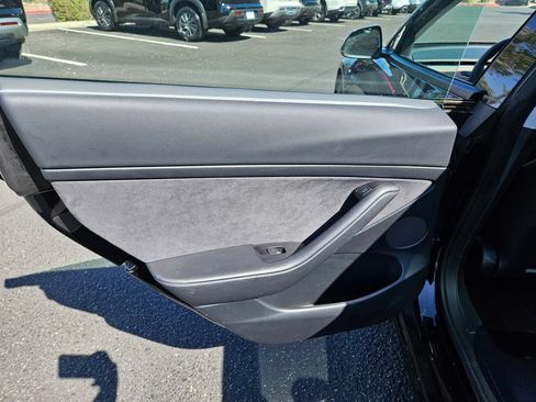 Used 2023 Tesla Model 3 Standard Range RWD image 9
