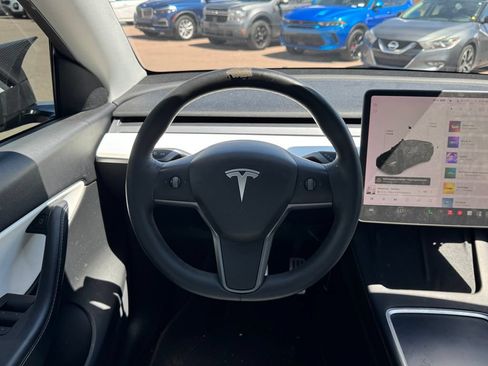Used 2021 Tesla Model Y Long Range AWD/4WD image 11