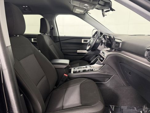 Used 2024 Ford Explorer XLT w/ Class IV Trailer Tow Package image 8