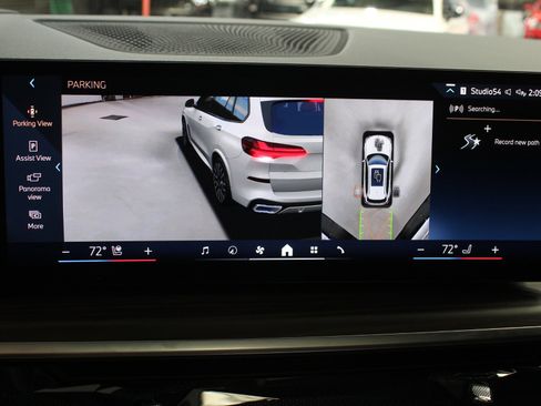 Used 2025 BMW X5 xDrive40i w/ M Sport Package image 59