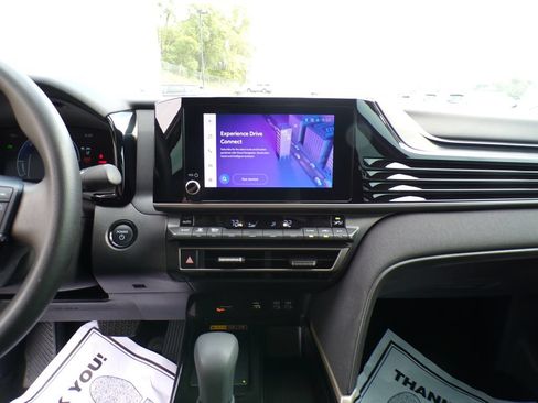 Used 2025 Toyota Camry LE FWD image 26
