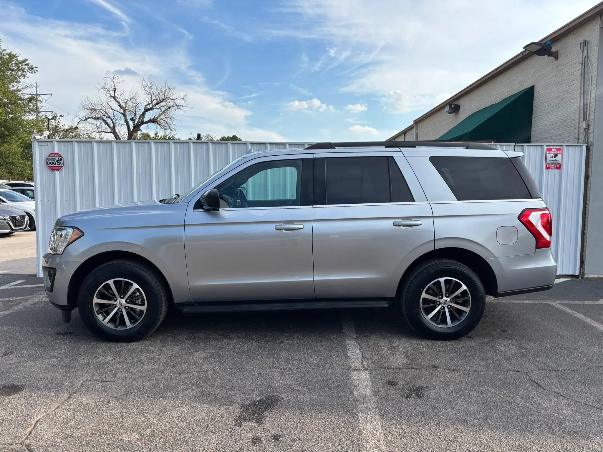Used 2021 Ford Expedition XL AWD/4WD image 2