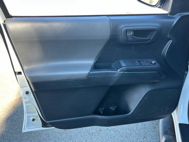 Used 2016 Toyota Tacoma SR w/ SR Convenience Package AWD/4WD image 17