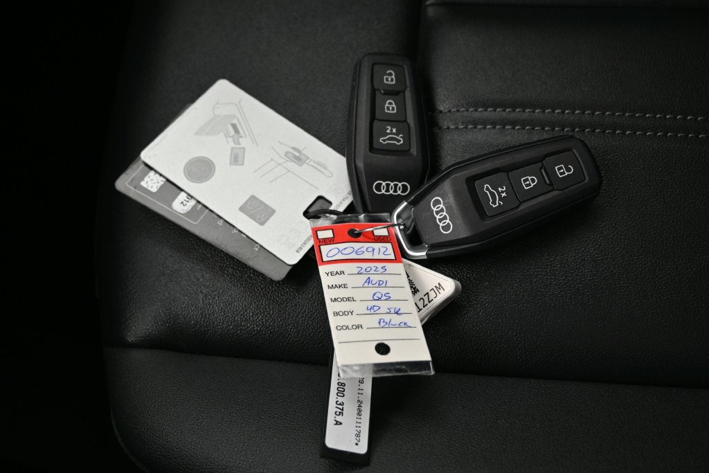 Used 2025 Audi Q5 Premium w/ Convenience Package AWD/4WD image 28