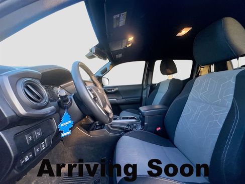 Used 2023 Toyota Tacoma TRD Sport image 6