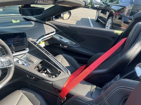 New 2025 Chevrolet Corvette E-Ray image 9