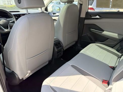 Certified 2023 Volkswagen Taos SE w/ Panoramic Sunroof Package FWD image 10