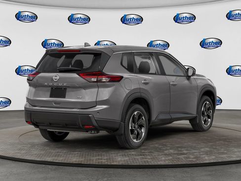 Used 2024 Nissan Rogue SV FWD image 2