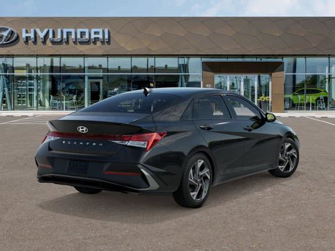 New 2025 Hyundai Elantra Sport image 4