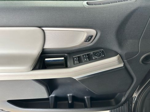 Certified 2025 Ford Expedition Active AWD/4WD image 15