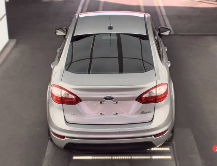 Used 2017 Ford Fiesta SE FWD image 4