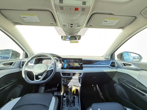 Certified 2025 Volkswagen Taos SEL image 6