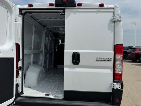 New 2025 RAM ProMaster 1500 w/ Convenience Group FWD image 28