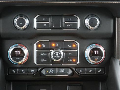 Used 2021 GMC Yukon AT4 AWD/4WD image 21