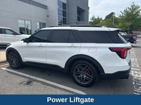 Used 2025 Ford Explorer ST image 8