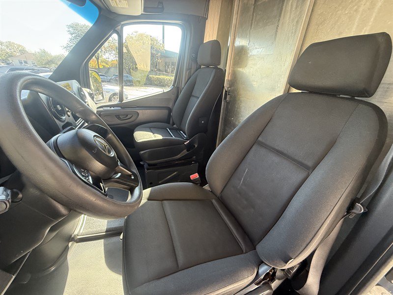 Used 2019 Mercedes-Benz Sprinter 144 image 18