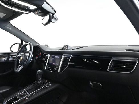 Certified 2018 Porsche Macan S AWD/4WD image 17