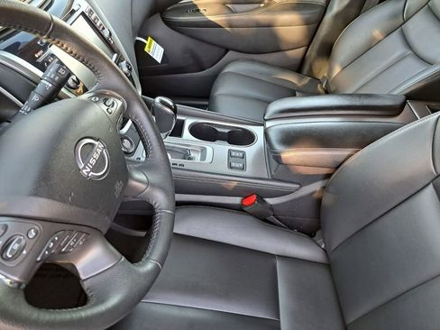 Used 2023 Nissan Murano SV image 16