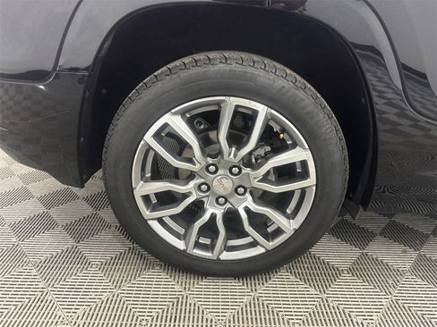 Used 2022 GMC Terrain Denali w/ Denali Premium Package image 19