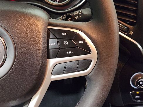 Used 2022 Jeep Cherokee Latitude w/ Sun & Sound Group image 49