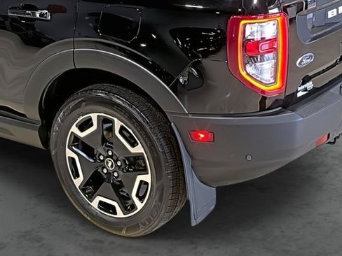 Used 2022 Ford Bronco Sport Outer Banks w/ Tech Package AWD/4WD image 11