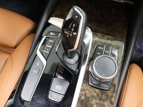 Used 2019 BMW 540i w/ Premium Package image 38