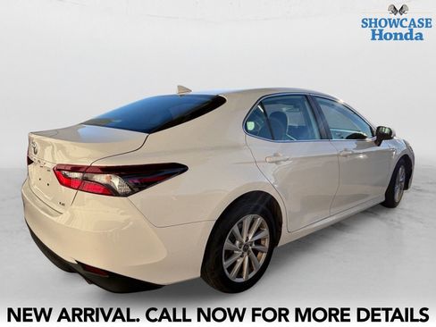 Used 2022 Toyota Camry LE FWD image 5