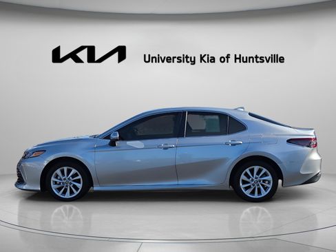 Used 2024 Toyota Camry LE image 4