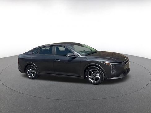 Used 2025 Kia K4 LXS FWD image 2