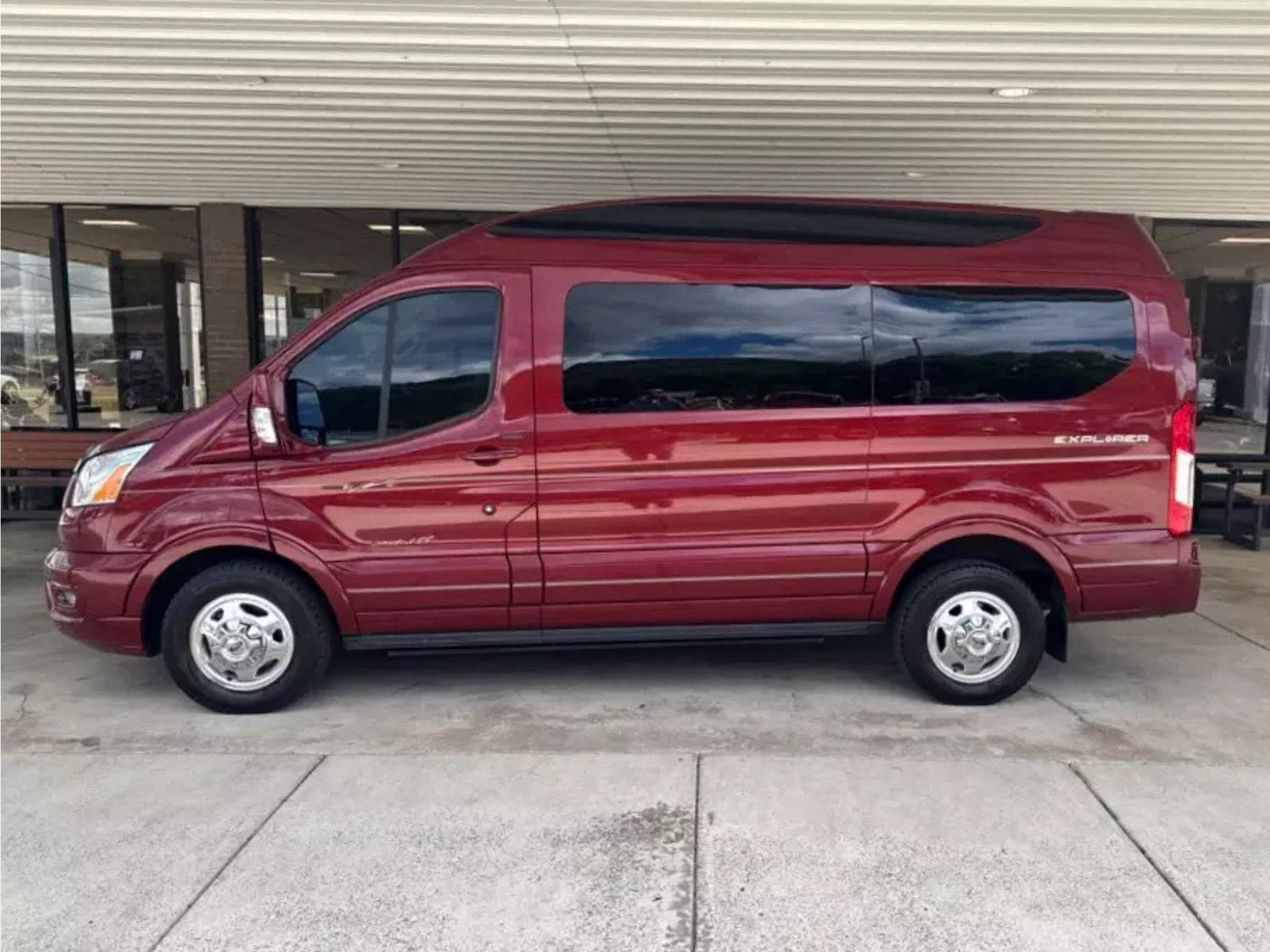Used 2020 Ford Transit 150 Low Roof AWD image 5