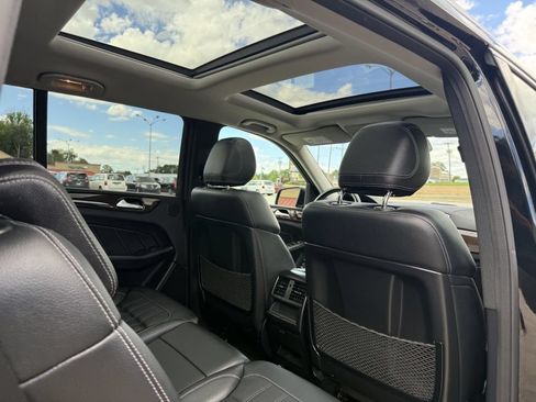 Used 2015 Mercedes-Benz GL 450 4MATIC image 30
