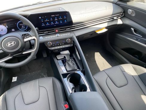 New 2026 Hyundai Elantra Limited FWD image 25