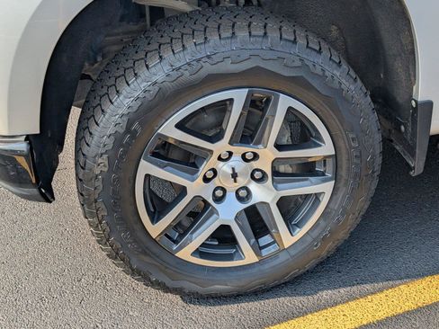Used 2020 Chevrolet Silverado 1500 LT Trail Boss AWD/4WD image 11