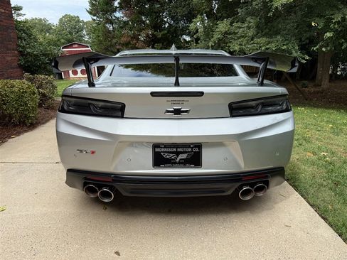 Used 2018 Chevrolet Camaro ZL1 image 41