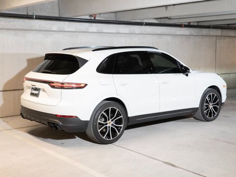 Certified 2023 Porsche Cayenne Platinum Edition AWD/4WD image 9