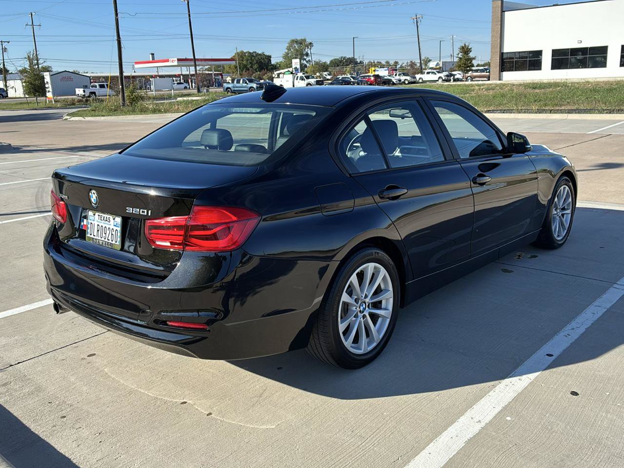 Used 2018 BMW 320i xDrive Sedan w/ Convenience Package AWD/4WD image 7