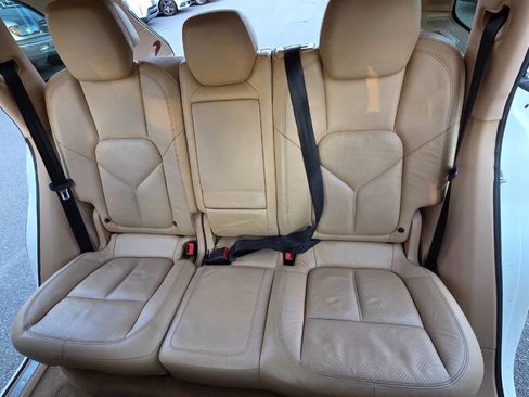 Used 2012 Porsche Cayenne S AWD/4WD image 32
