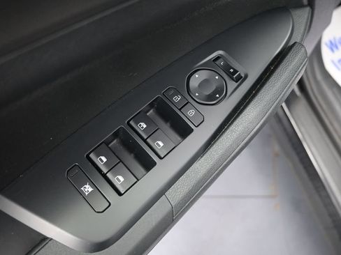 Used 2026 Kia Sportage LX FWD image 29