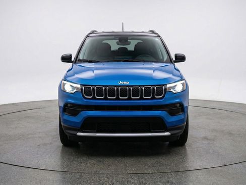 Used 2025 Jeep Compass Limited image 2