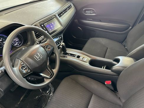 Used 2018 Honda HR-V EX image 11