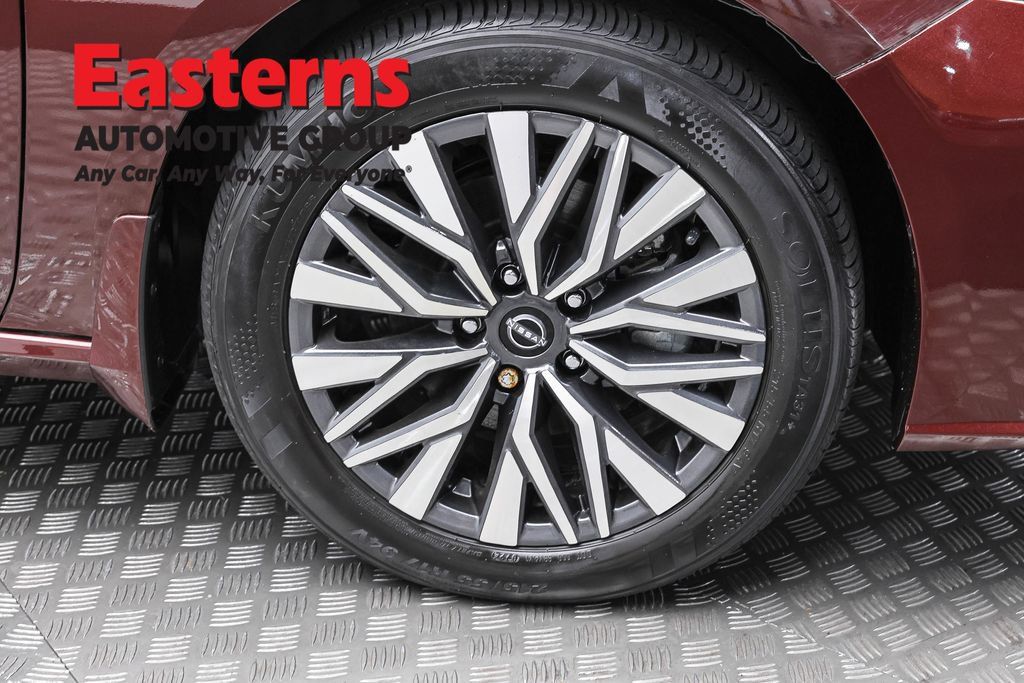 Used 2024 Nissan Altima 2.5 SV w/ SV Premium Package AWD/4WD image 31