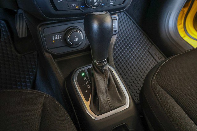 Used 2023 Jeep Renegade Latitude AWD/4WD image 21
